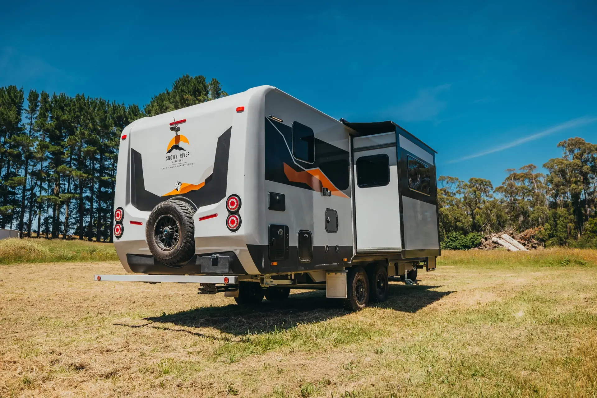 Slide-out caravan exterior features