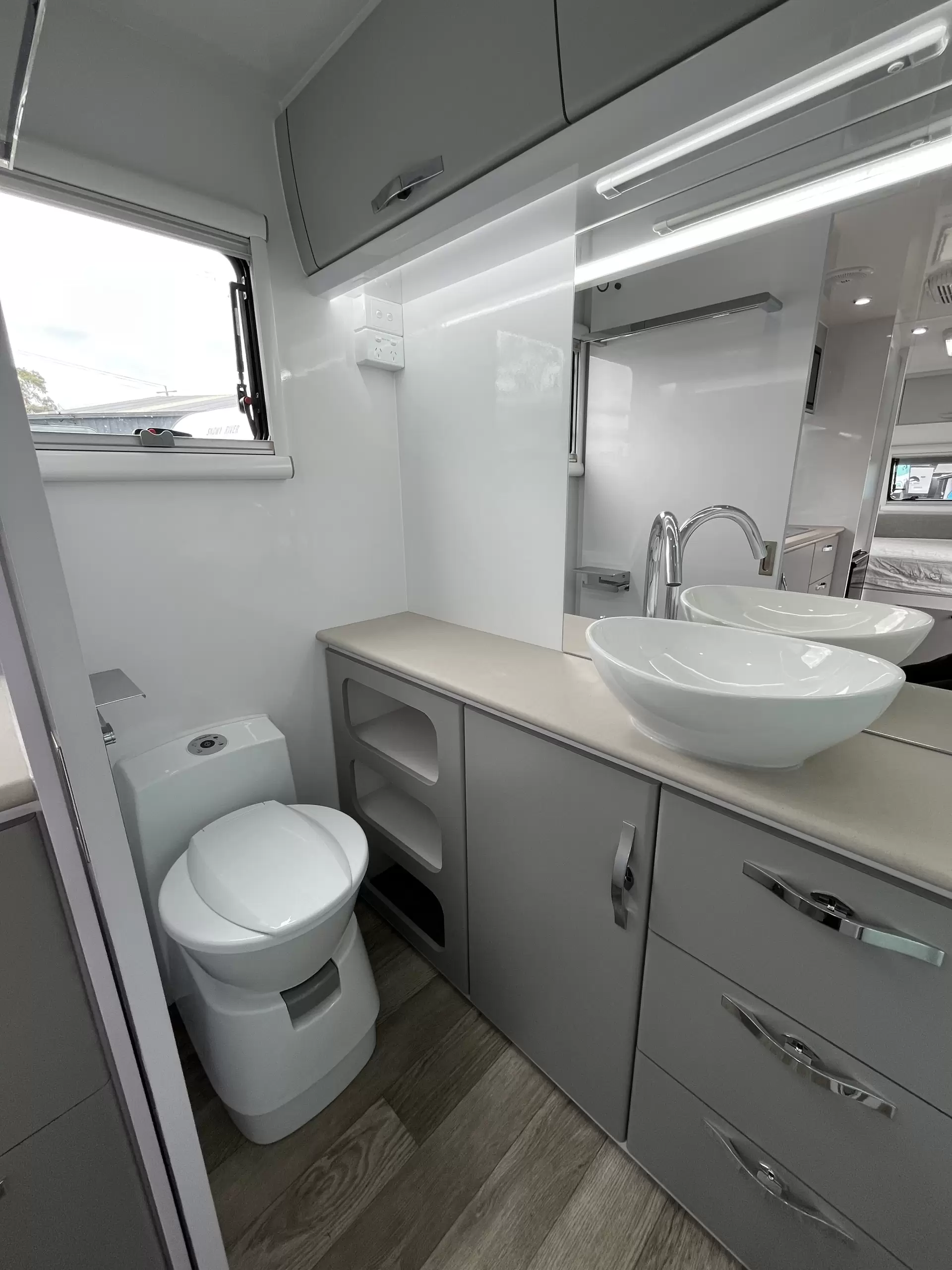 SRC-16 interior 56