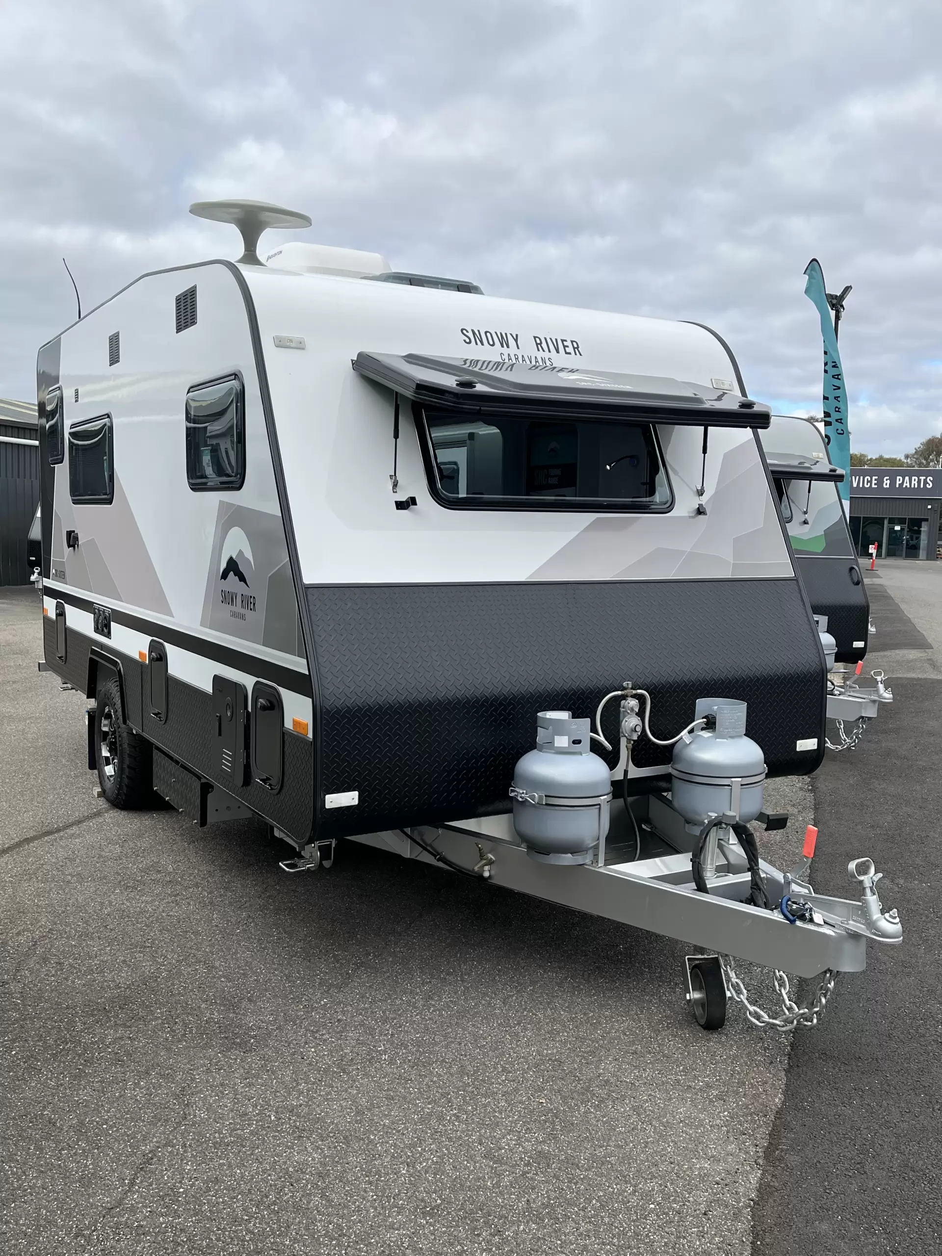 SRC-16 exterior 3